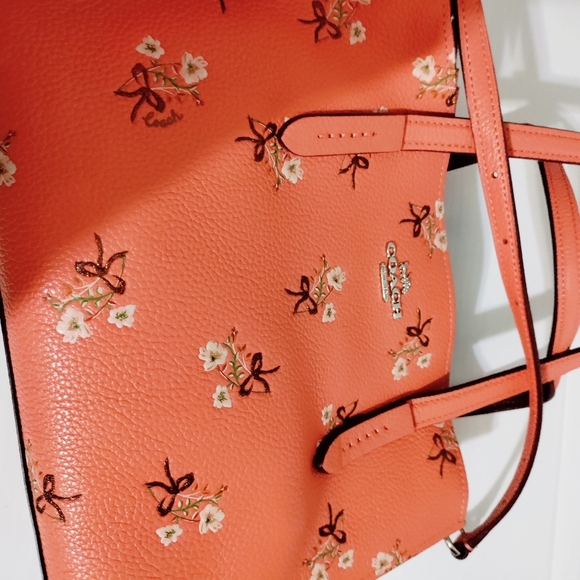 Coach Charlie Carryall 28 With Floral Print - Picture 9 of 16